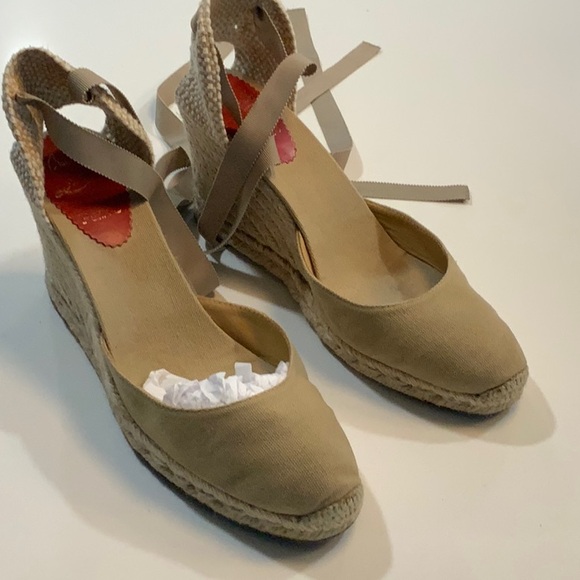 Christian Louboutin Canvas D'Orsay Espadrills
Tan, Round-Toes, Wedge Heel - Picture 2 of 15